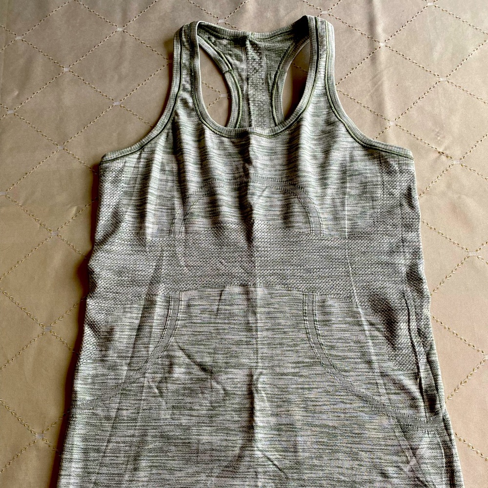 NWOT lululemon swiftly tech tank size 8 green/white heathered
